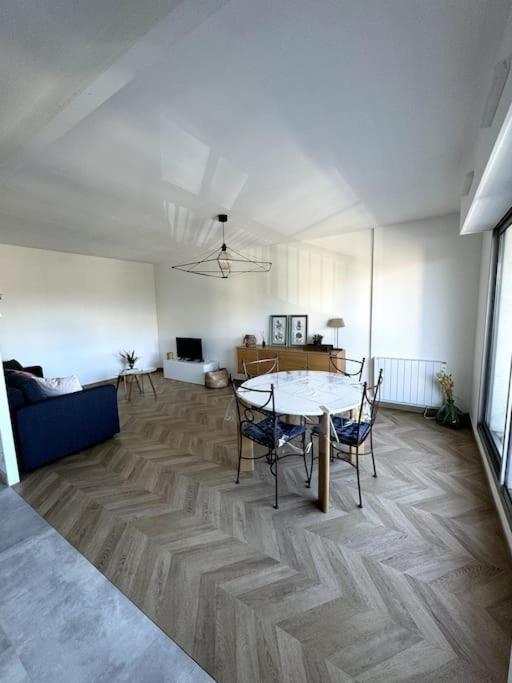 Neuf Avec Balcon Et Parking Prive Caen